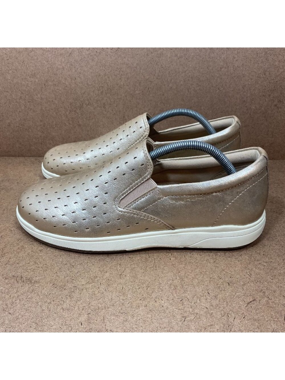 Earth Womens Nel Slip-On Shoes Gold Metallic Perforated Leather Comfort Size 11M